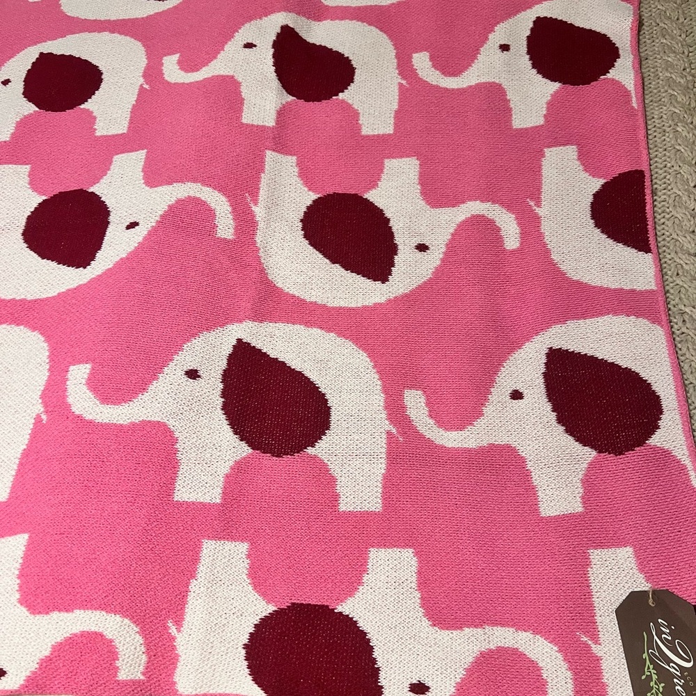 In 2 Green Organic Cotton Crib Blanket ,Throw Blanket-Baby BlanketElephants -NWT